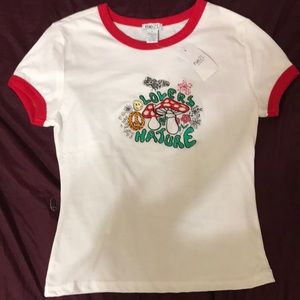 Size:s white Tee brand: RUE21